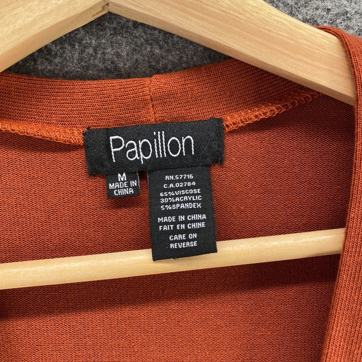ちな Papilon Cardigan Women M Red Knit V-Neck Button Up Sleeve Casual