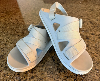 Chaco Women s Size 8 Gray Strappy Sandals Adjustable Buckle Straps Synthetic