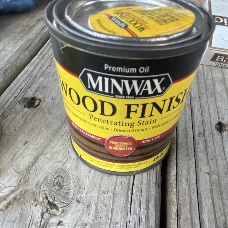 Minwax Wood Finish Honey 272 Oil-Based Wood Stain Semi-Transparent 8 fl oz