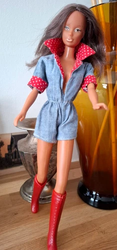 Vintage Barbie Clone _ Orig. Super Linna brunette in orig. Outfit 1970's