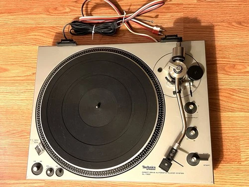 Vintage Technics SL-1300 Direct Drive Automatic Turntable