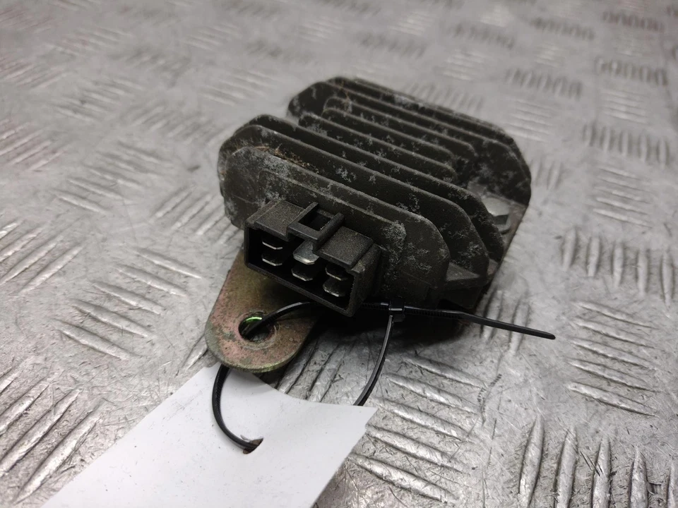 Piaggio Fly 125 Fly 125 2009 regulador rectificador Foto 2 de 4