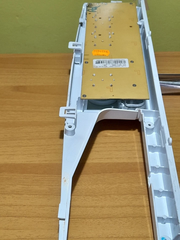 FRONTALINO COMANDI E SCHEDA LAVATRICE INDESIT MOD. IWC 6106 Foto 4 de 4