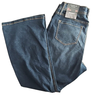 Torrid Jeans Luxe Slim Boot Medium Wash Super Stretch Size 12S New with Tags