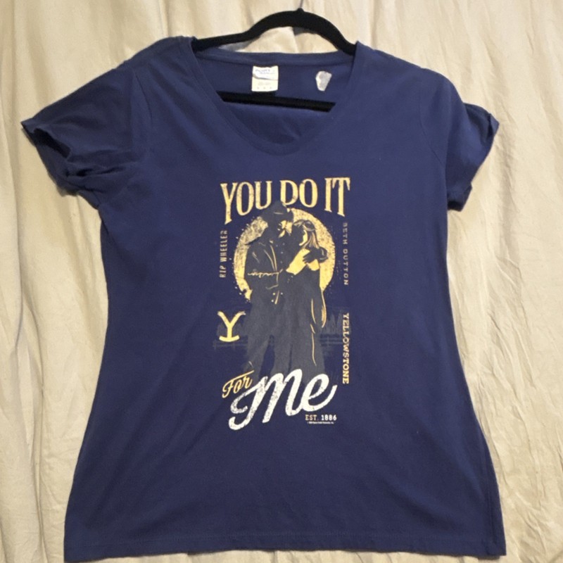 Port & Company Yellowstone Rip Wheeler Beth Dutton Women's Blue T-Shirt M