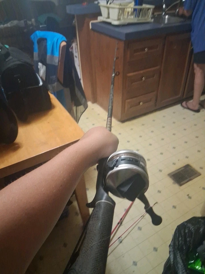 Pink 10$ The whole. Rod, close face 10$ The other 2. 5$ and 5$ - Image 2 of 4