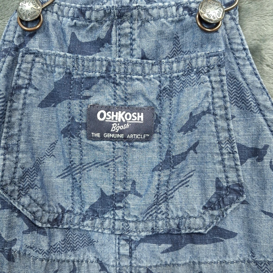 Pantalones Cortos OshKosh B'gosh Niños 24M Azul Denim Estampado de Tiburón Chaleco Entrepierna a Presión Foto 2 de 4