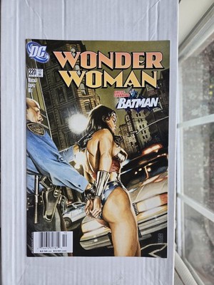 Wonder Woman #220 Newsstand 1:50 Rare 768 Copies J.G. Jones Art DC Comics 2005