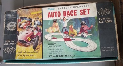 1960 Ungar auto race set slot car track in original Box with instructions