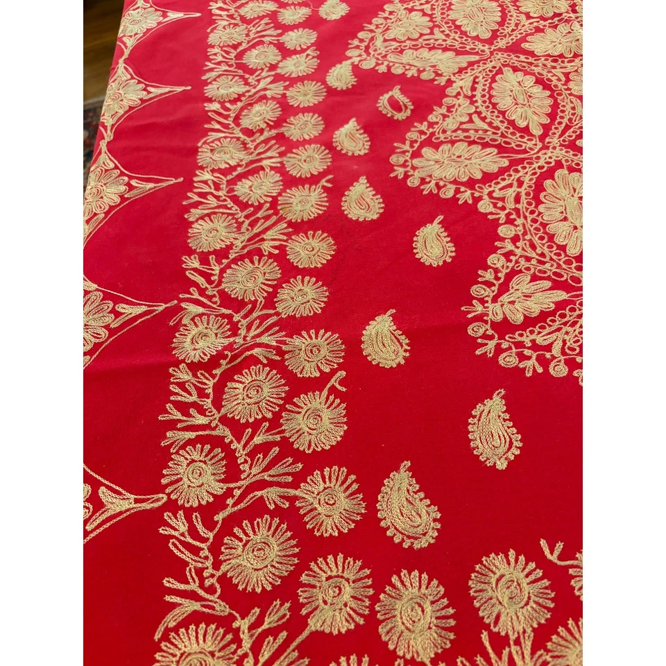 Mantel de Navidad bordado y 8 servilletas  Foto 2 de 4