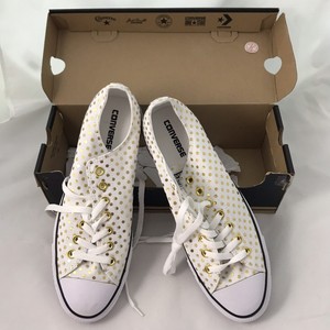 gold polka dot converse