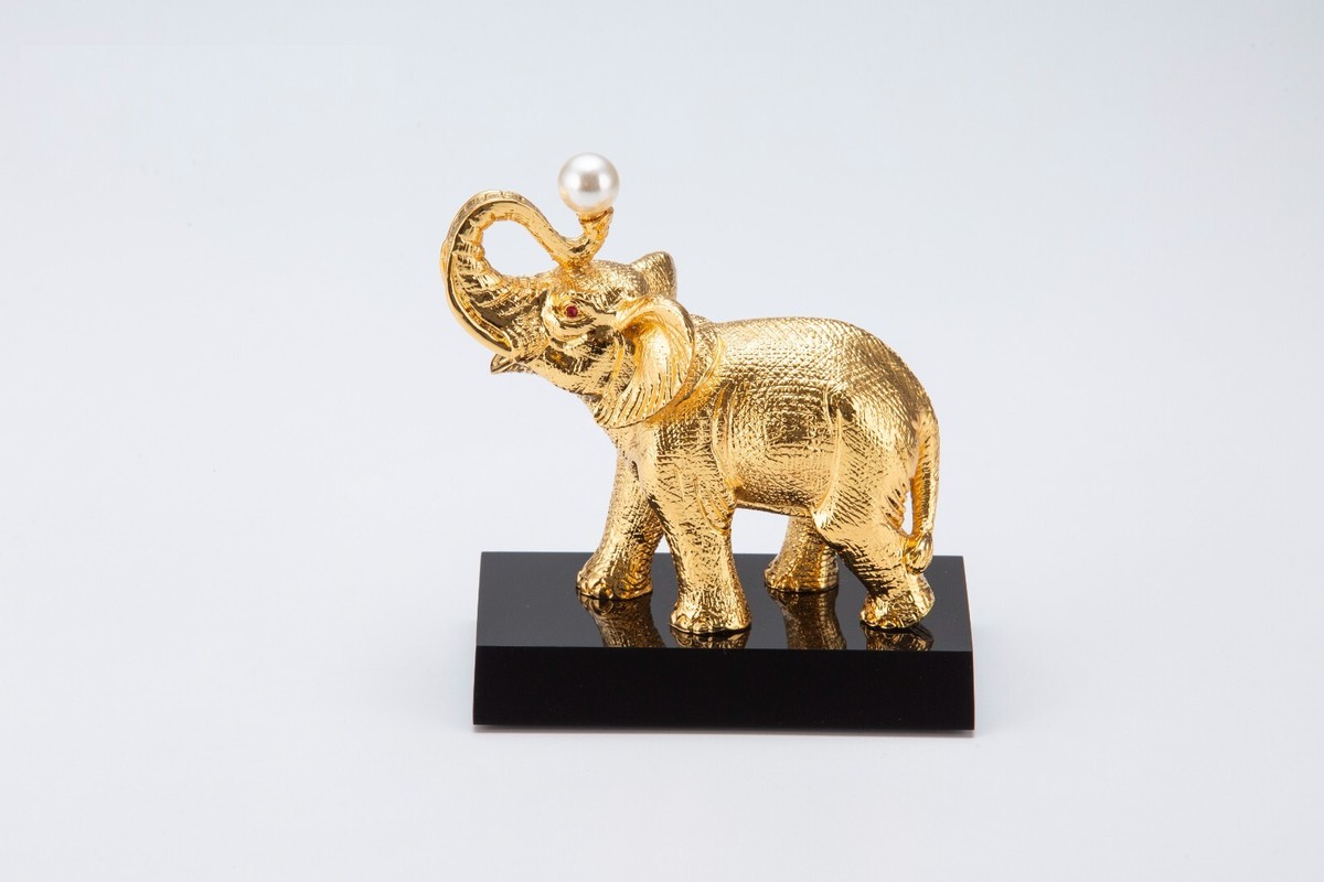 Cubic Gems Thai Elephant 24K Gold Plated with Pearl