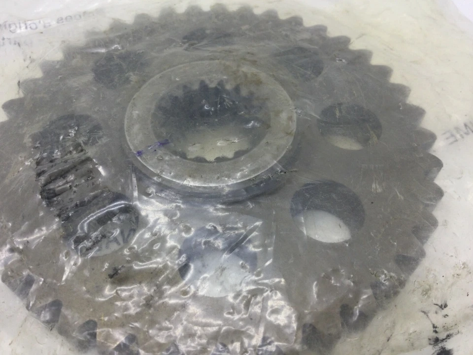 Piñón inferior 40 dientes Ski Doo Formula Plus Mach MX XTC 1987-1992 OEM 504056200 Foto 2 de 4