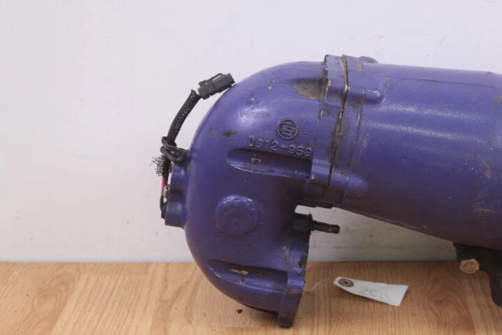 1999 TIGERSHARK TS1100LI Exhaust Pipe Expansion Chamber - Изображение 2 из 4