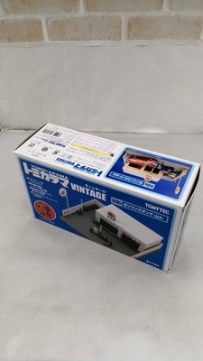 Vintage 02B Gas Station Idemitsu Tomica Diorama ITK47