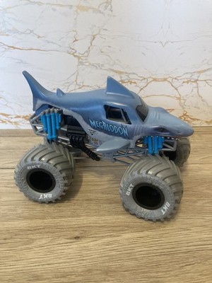 Monster Jam, Official Megalodon Monster Truck, Collector Die-Cast Vehicle, 1:24