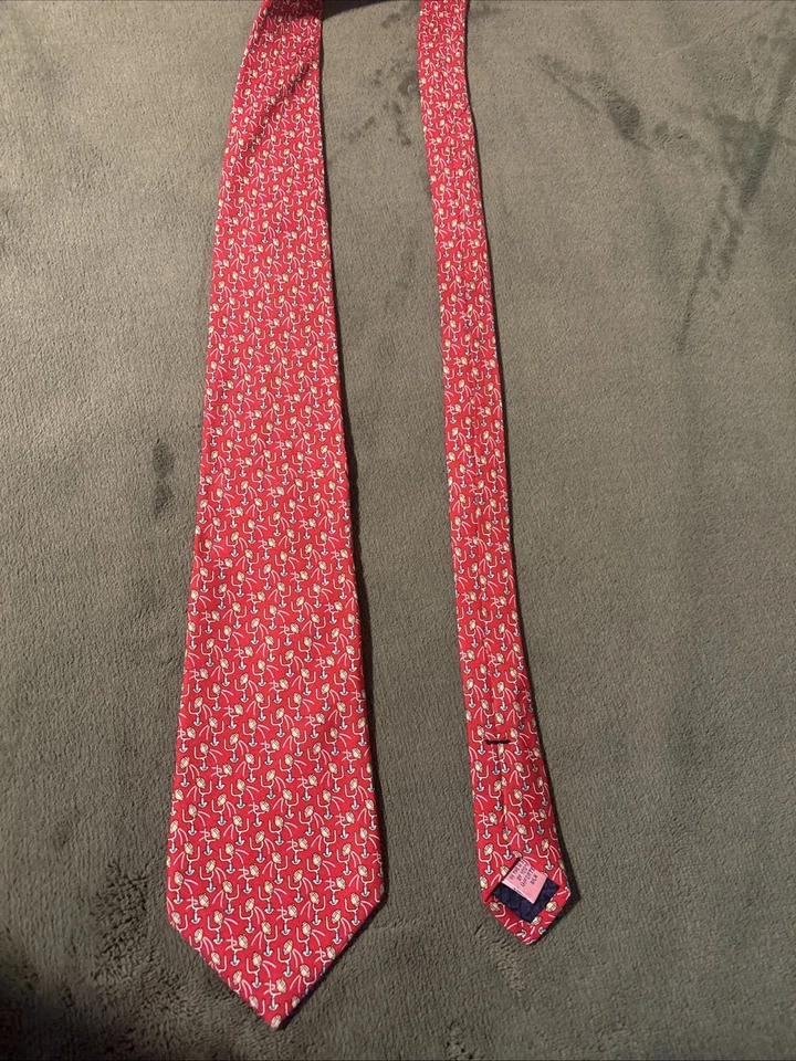 Corbata para hombre Vineyard Vines 100 % seda limitada roja patrón de portería de campo de fútbol Foto 3 de 4