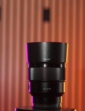 Sony 85mm F/1.8-22 Medium-Telephoto Fixed Prime Camera Lens