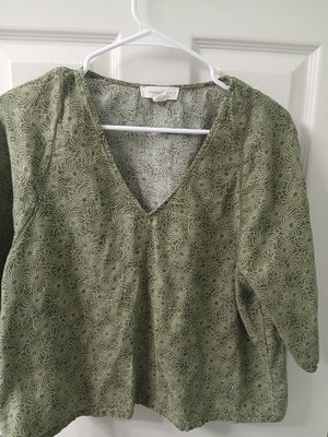 Treasure & Bond Short Sleeve Sage And Cream Blous With Geometric Floral Print Sm