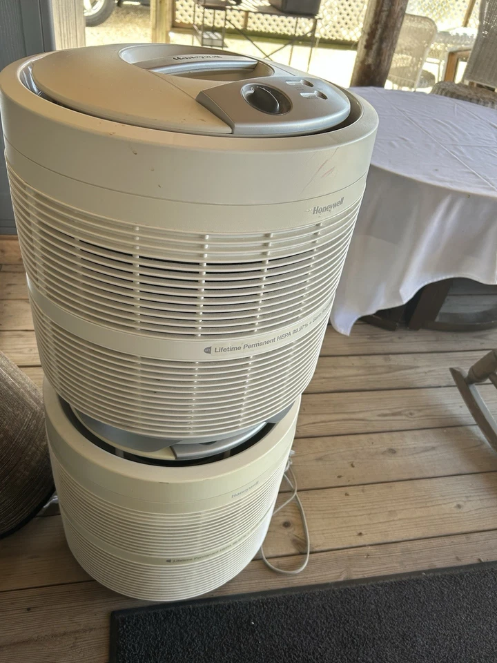 Slightly Used Honeywell True HEPA Air Purifier 50250, White - Image 4 of 4