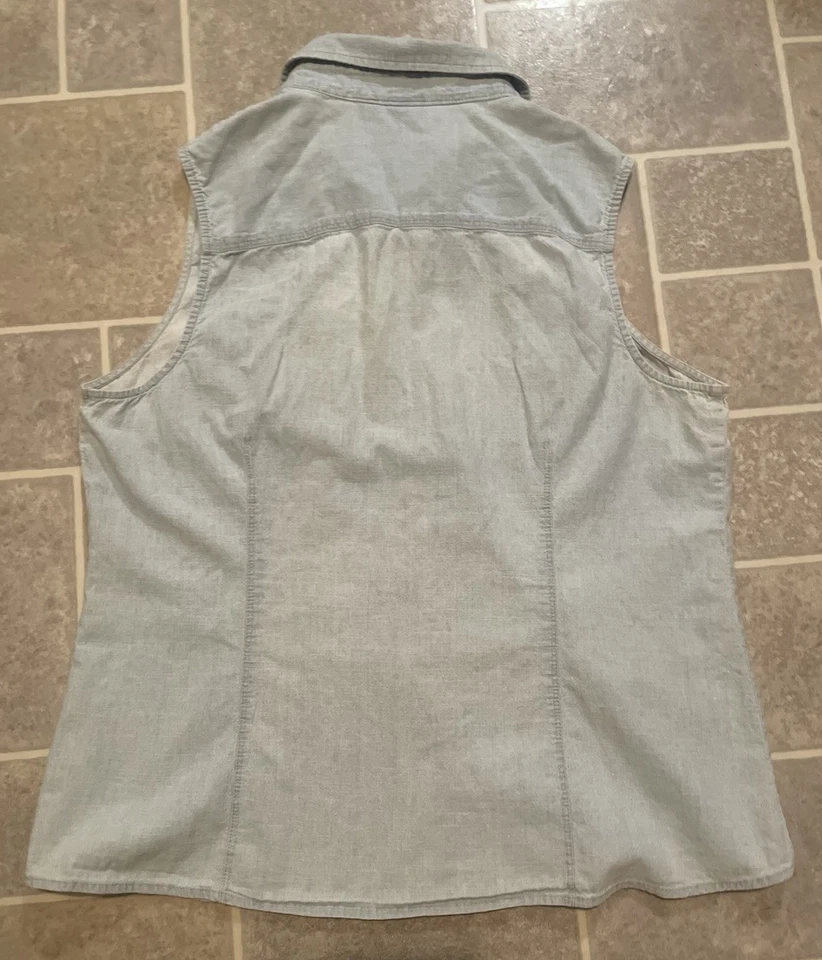 Camisa para mujer Sonoma sin mangas de mezclilla con botones azul lavado claro L bolsillo de algodón Foto 2 de 4