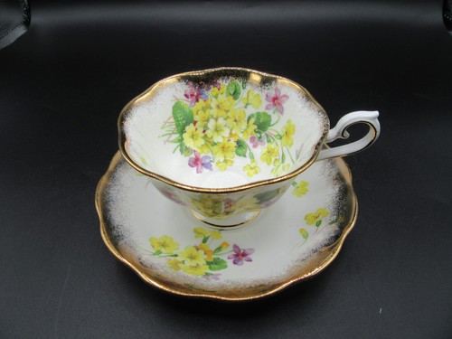 Royal Albert, Teacup and Saucer, Yellow Primroses and Purple Violets - Picture 4 of 11