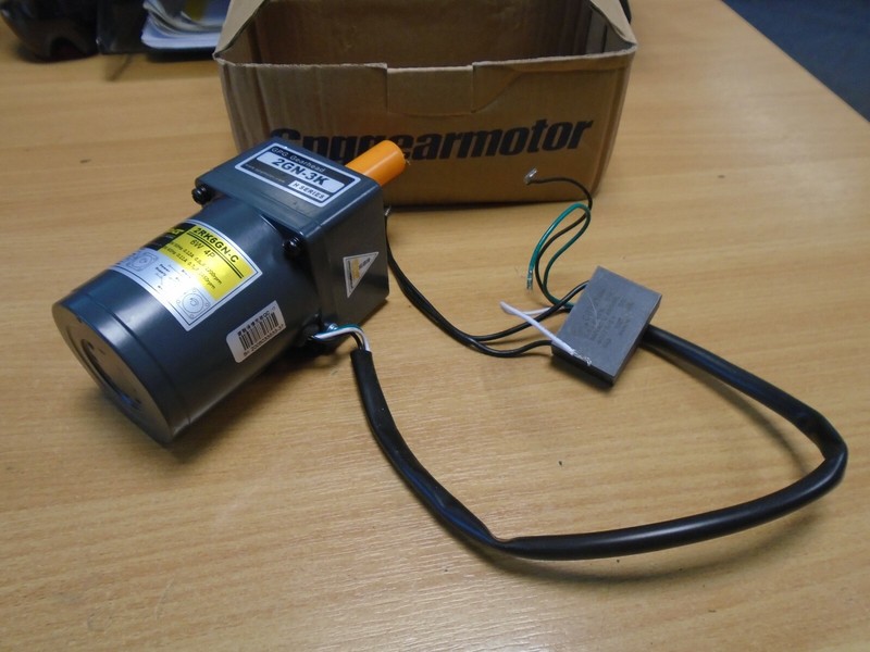 CT PCT 2RK6GN-C SERVO MOTOR C/W 2GN-3K GEARHEAD! BRAND NEW! UK STOCK! BARGAIN!