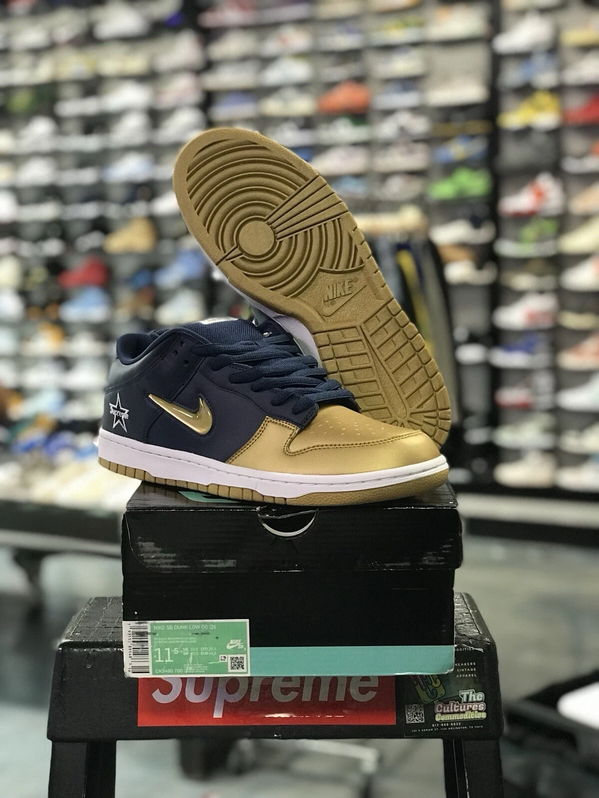 Taille 11,5   Nike Supreme x Dunk SB QS Or Bas Métallique