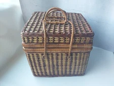 Vintage Wicker Picnic Basket 12x13x11 Carrying Case With Handle Latch, Empty 