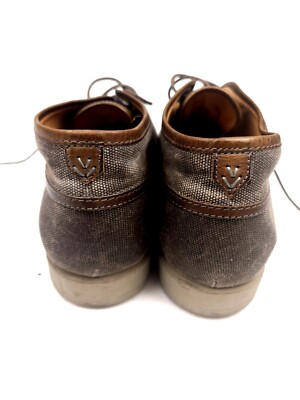 John Varvatos Collection Sz 11 Dylan Binded Grey Chukka  display picture 2