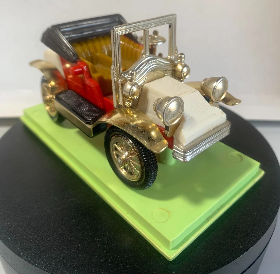 A retro car model. Vintage car models USSR 1/43 original box - Image 3 of 4