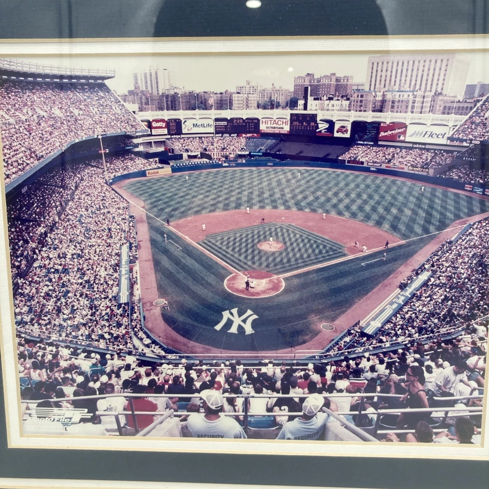 Vtg Framed Limited Edition Yankee Stadium Photo, Team Pin, Derek Jeter Medallion - Image 2 of 4