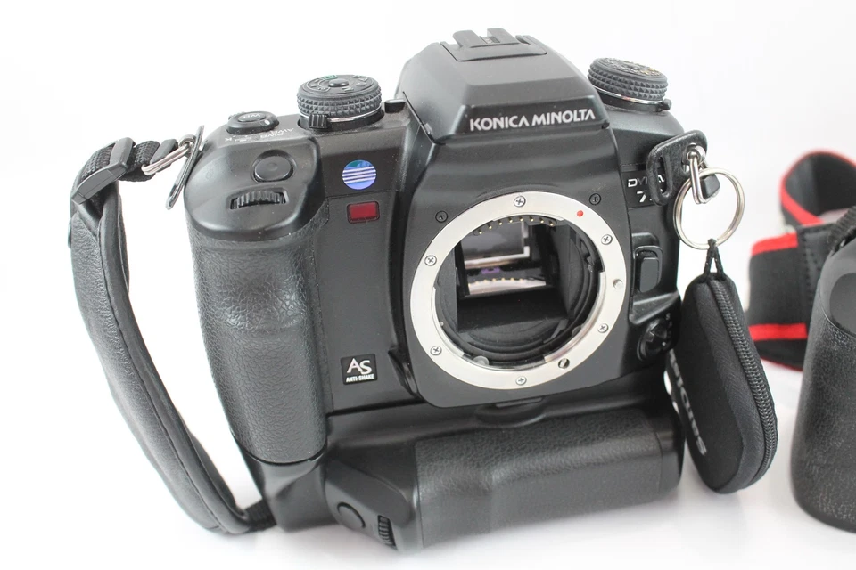 DSLR Digital Cameras Inc Canon EOS 50D & Konica Minolta Dynax 7D x 2 - Image 2 of 4