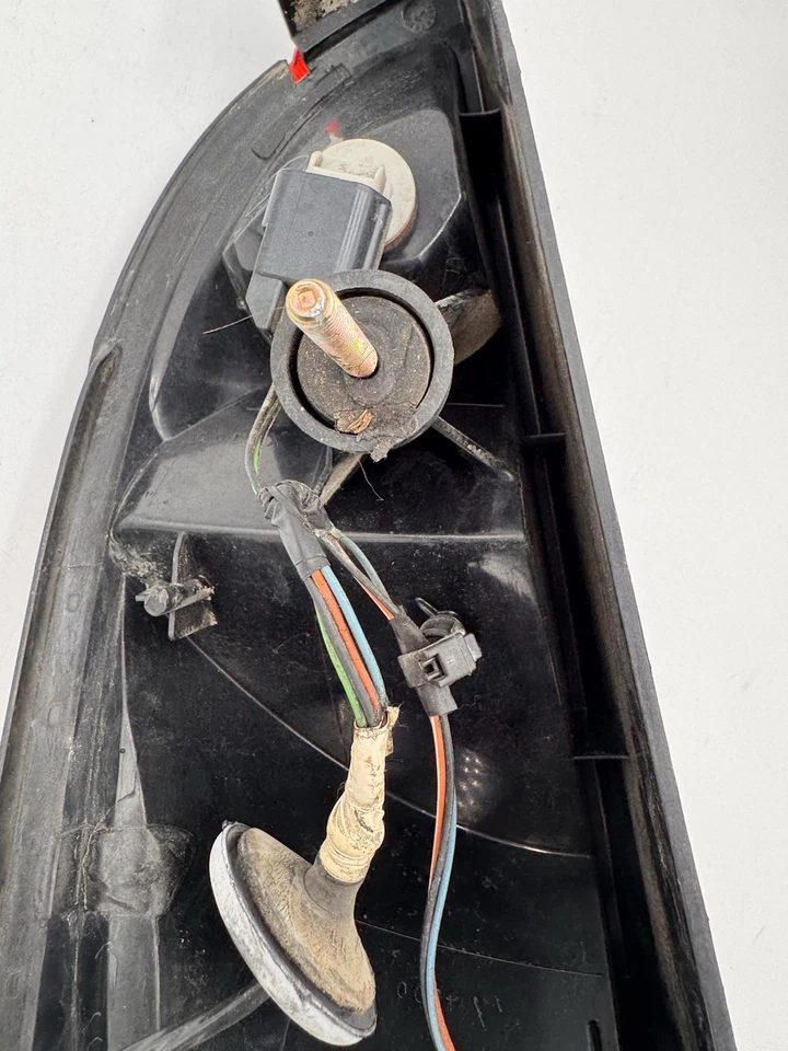 00 01 02 03 04 05 0 07 Ford Focus cpe lado conductor izquierdo luz trasera luz trasera Foto 4 de 4