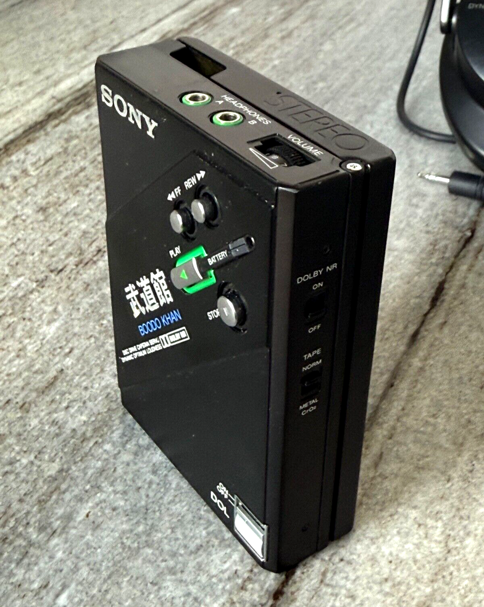 Sony DD-100 BOODO KHAN Cassette Walkman WORKS! Orig Case Sony DD-100 BOODO KHAN Cassette Walkman WORKS! Orig Case
