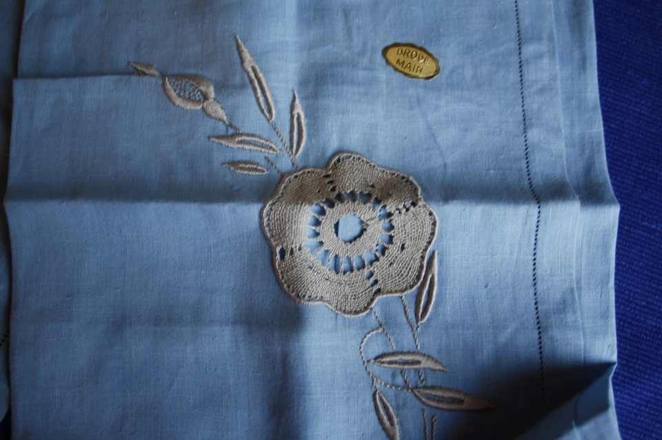 Porte ou range serviette en lin bleu + sa serviette décor de fleur N°15 - Photo 2/4