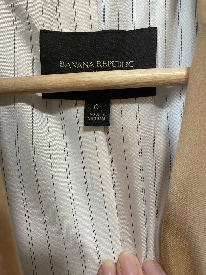 Banana Republic верблюд / бежевый блейзер размер 0. Slim Fit. Отличное состояние товара ❗️ - Изображение 3 из 4