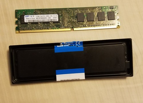 2gb Samsung (4x 512MB) 1Rx8 PC2-5300U DDR2 667 Mhz Desktop Ram M378T6553EZS-CE6 - Picture 2 of 5
