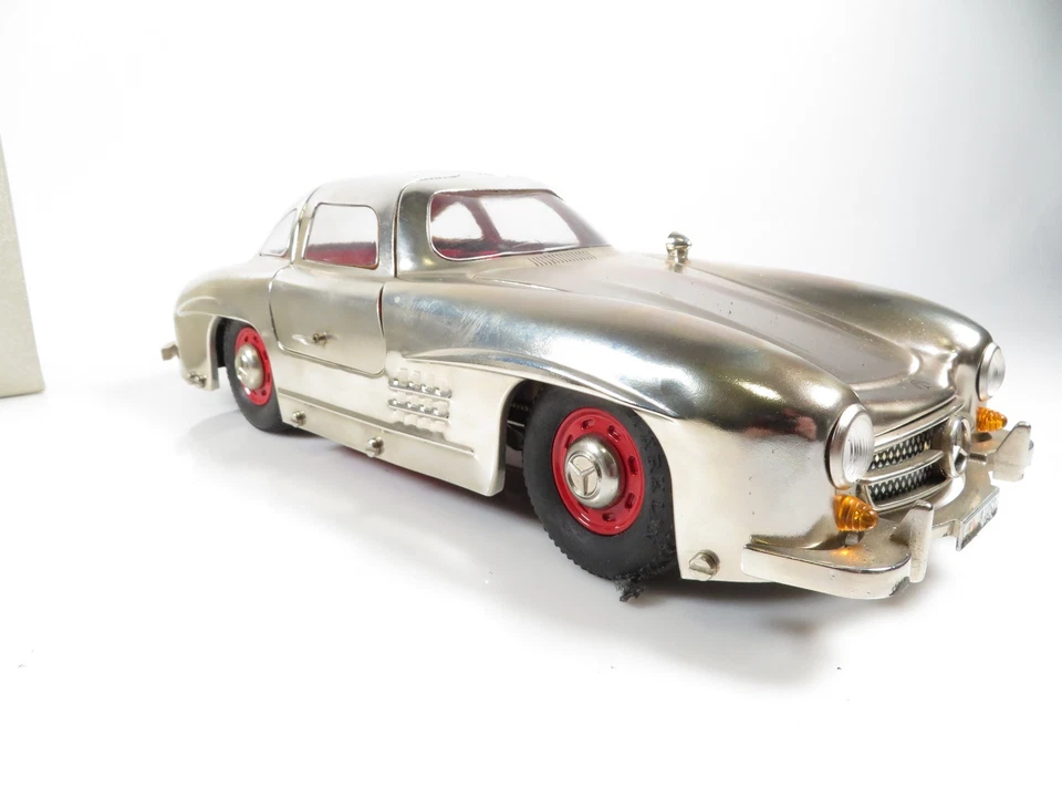 Märklin Mercedes Benz 300 SL mit Schlüssel und Zertifikat  - Bild 3 von 4
