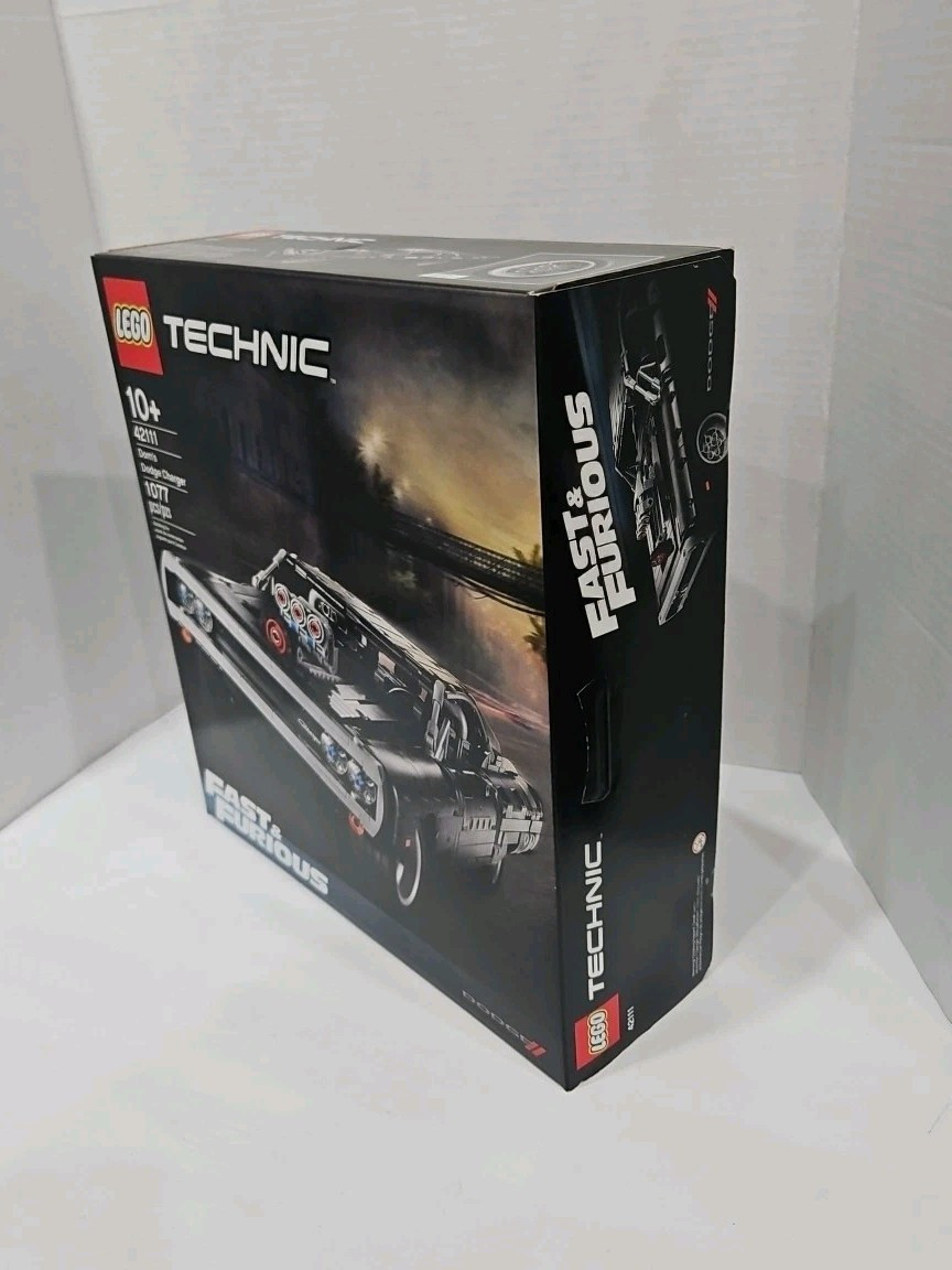 Retired MIB LEGO TECHNIC: Dom's Dodge Charger (42111) 673419318631