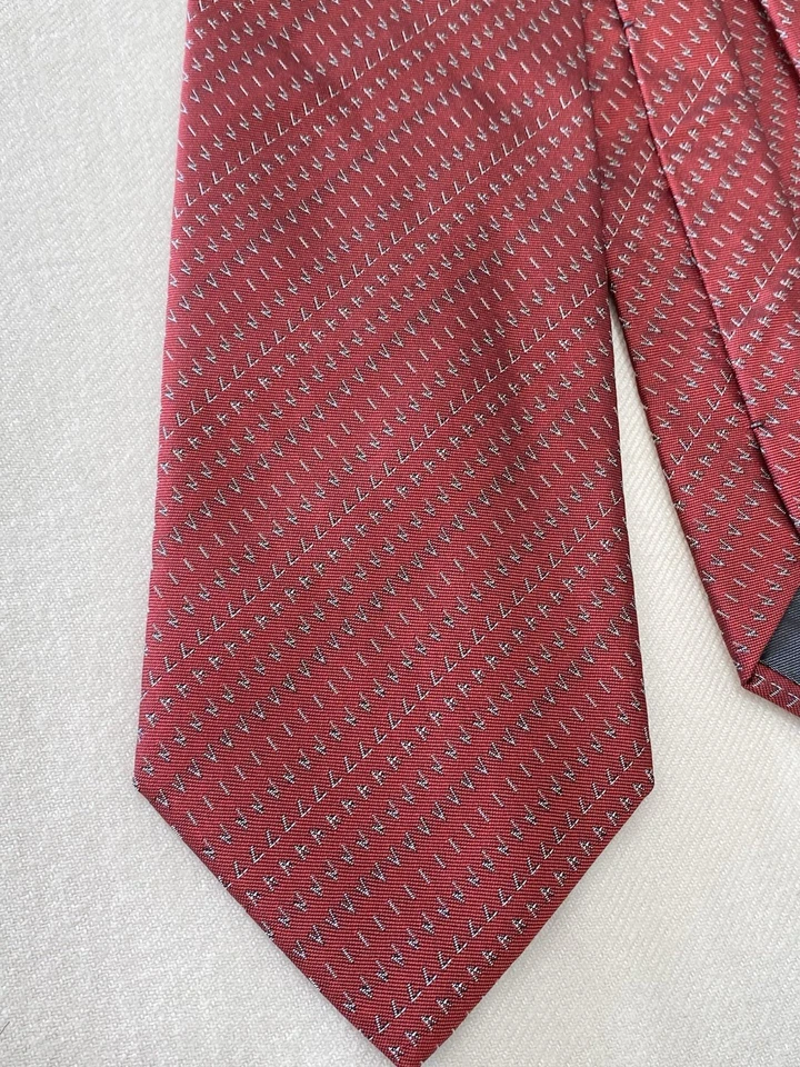 Corbata para hombre LANVIN PARIS roja geométrica de seda. Hecho en Francia. Ec Foto 2 de 4