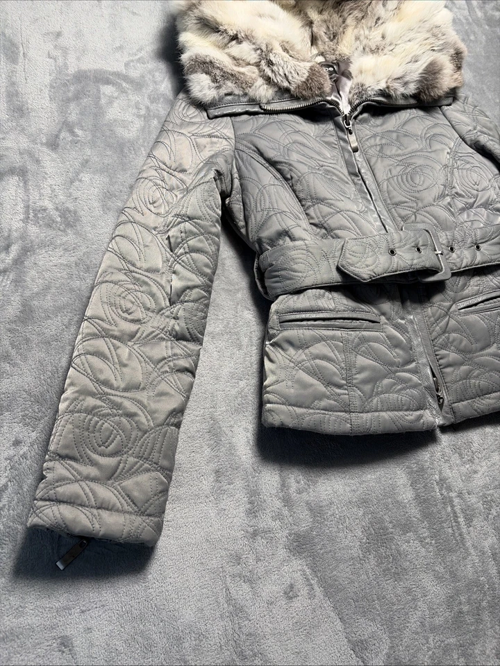 Abrigo BEBE Genuino Piel de Conejo Borde Capucha Relleno Acolchado Chaqueta Mujer Pequeño Y2K Foto 4 de 4