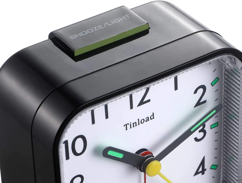 Pequeño reloj despertador de viaje analógico a batería silencioso sin tictac, suave despertador Foto 4 de 4