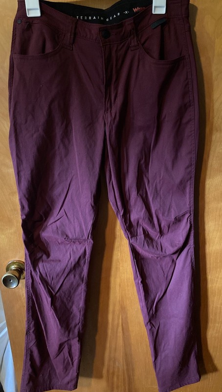 Wrangler ATG Pants WOMENS SZ 10 Long Maroon Slim Fit All Terrain Gear Hiking