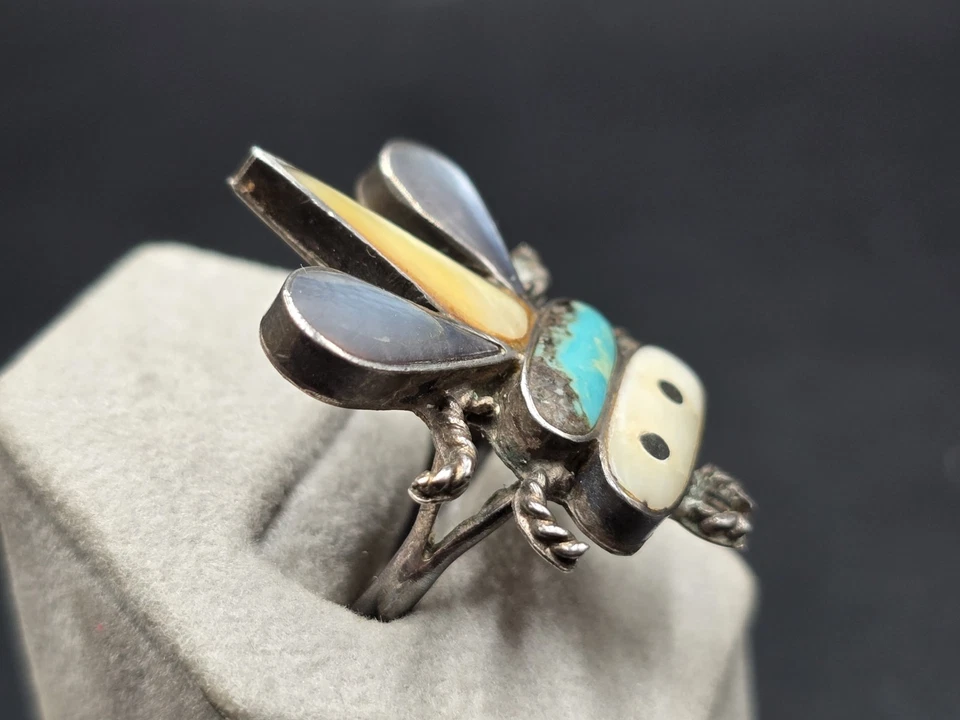 Vintage Zuni Sterling Silver Bug Ring Size 7 Turquoise, Mother of Pearl & Shell - Image 2 of 4