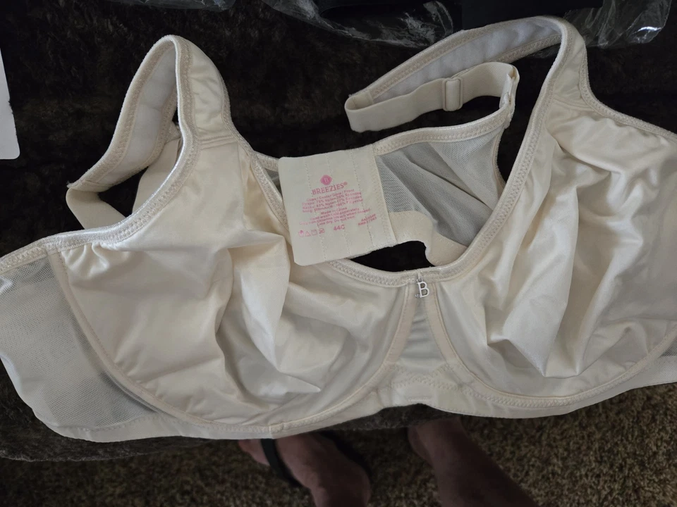 Sujetador con soporte con aros 3 Breezies melocotón, blanco apagado, azul talla 44C nuevo con etiquetas Foto 3 de 4