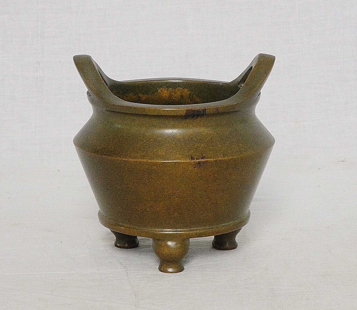 Chinese  Bronze  Tripod   Incense  Burner  With  Mark        M37