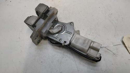 Serrure De Hayon Pour Suzuki Swift III – Réf. 8251063J01, Occasion Avec Garantie 12 Mois