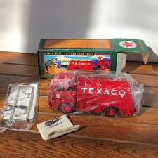 ERTL Texaco Red 1949 White Tilt Cab Tank Truck 1996 Collector's Series 13 Bank