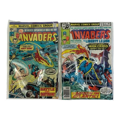 Marvel Comics Group Invaders Vintage 1 Aug & 37 Feb Comic Konvolut gebraucht